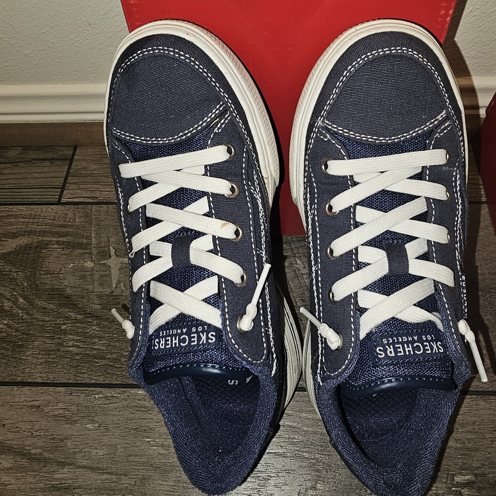 Skechers Navy Blue Athletic Shoes Like New Worn Once